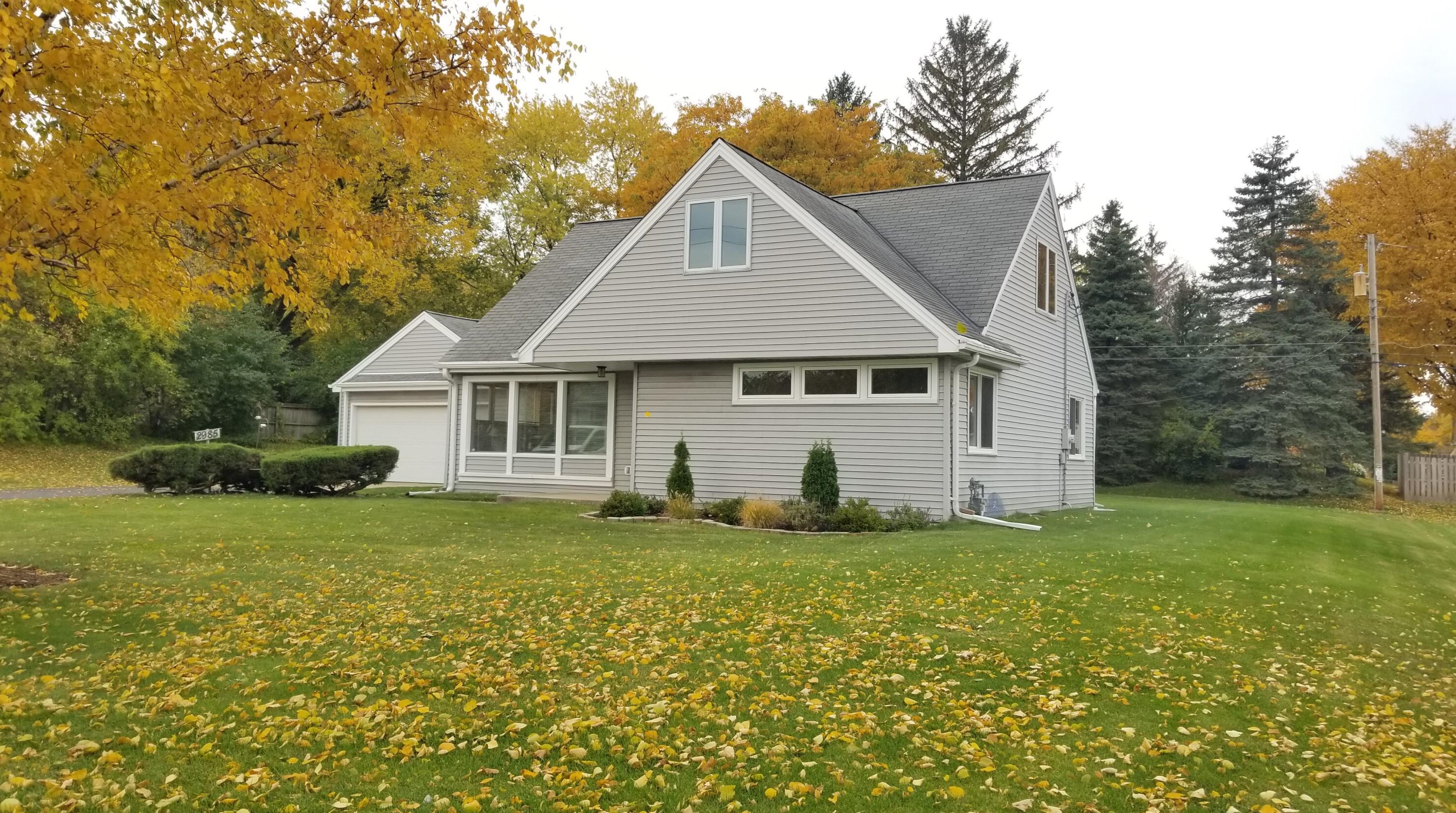 2985 124th St, Brookfield, WI 53005-3803