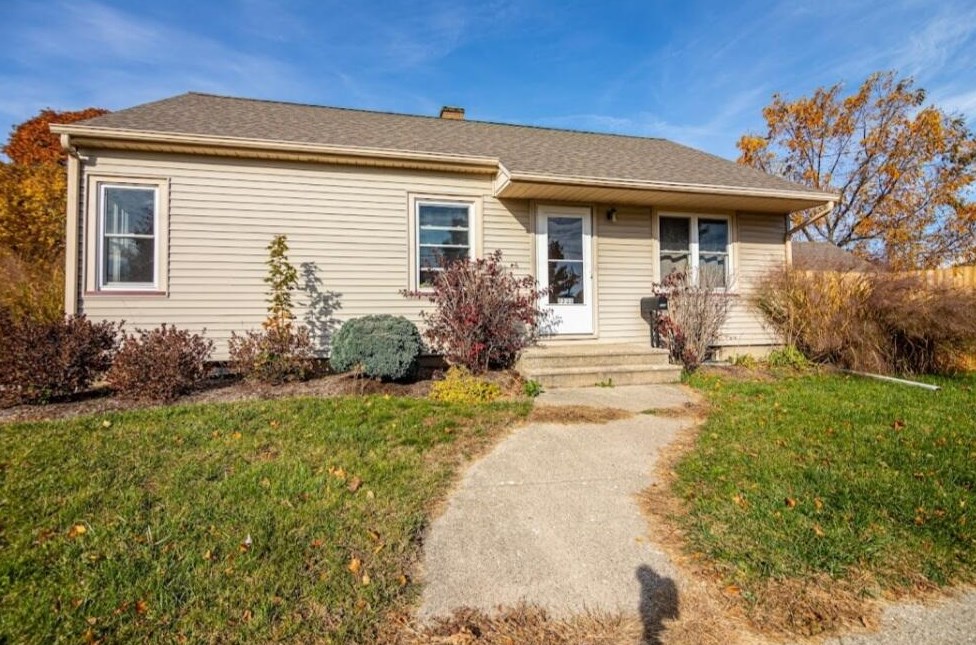 7735 20th Ave, Kenosha, WI 53143