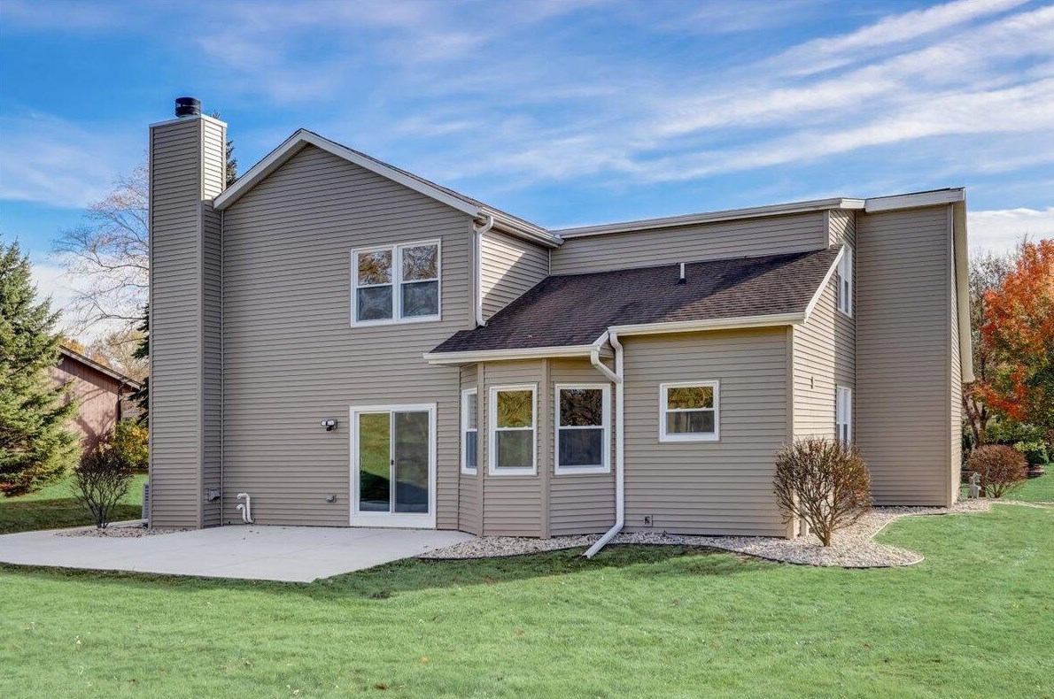 10224 Friar Ln, Hales Corners, WI 53132-1851