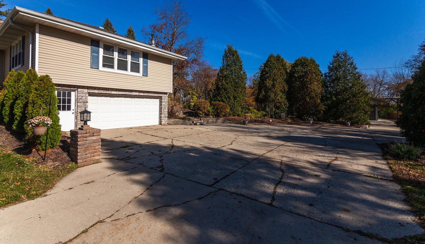 4468 S Moorland Rd, Waukesha, WI 53151