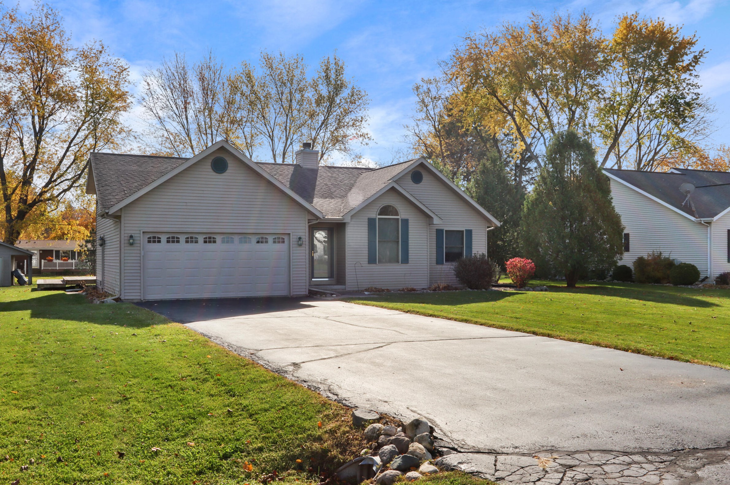533 Valencia Dr, Delavan, WI 53115-3035