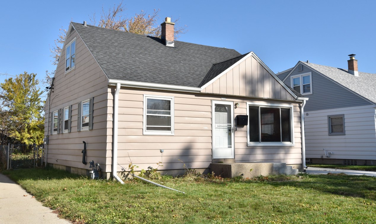 1304 Blake Ave, South Milwaukee, WI 53172