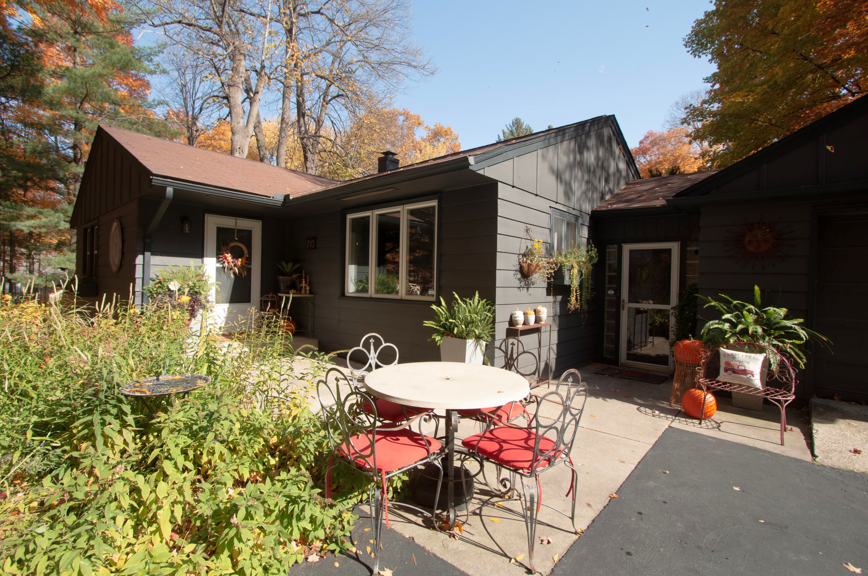 710 Lois Ave, Brookfield, WI 53045