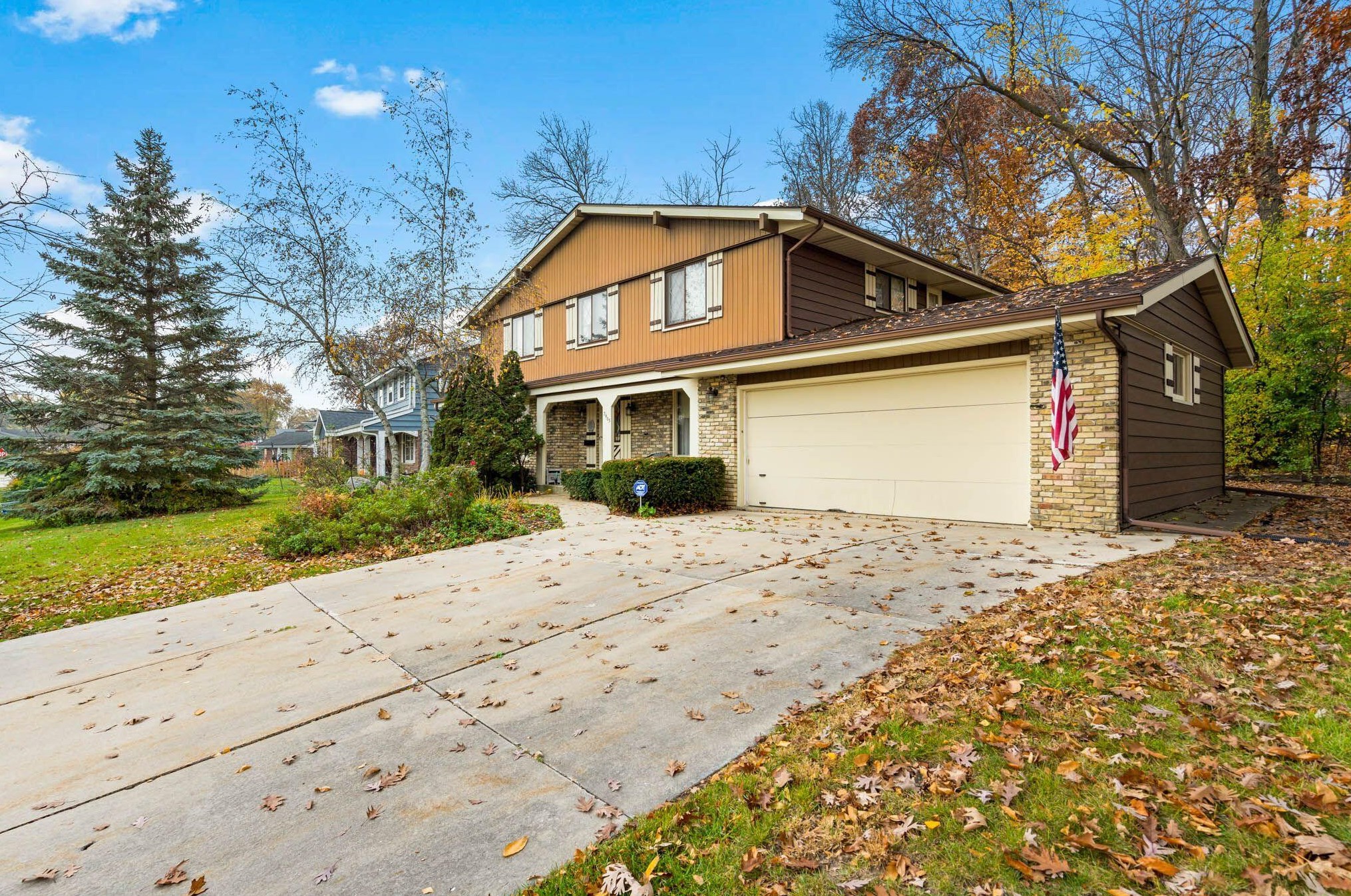 3405 S Russel Rd, Waukesha, WI 53151