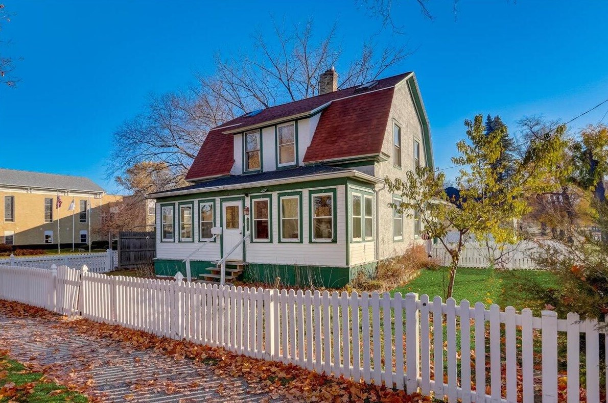 225 S 2nd St, Delavan, WI 53115