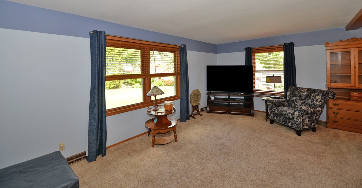 1436 Harrington Dr, Racine, WI 53405-1608