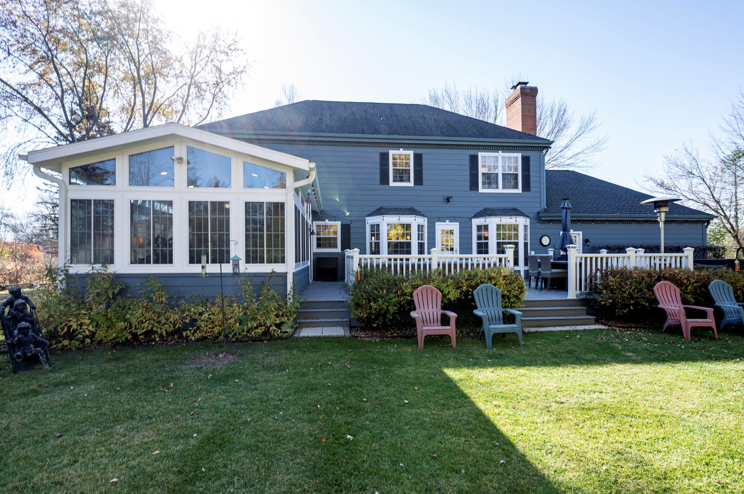 1708 W Woodside Ln, Thiensville, WI 53092
