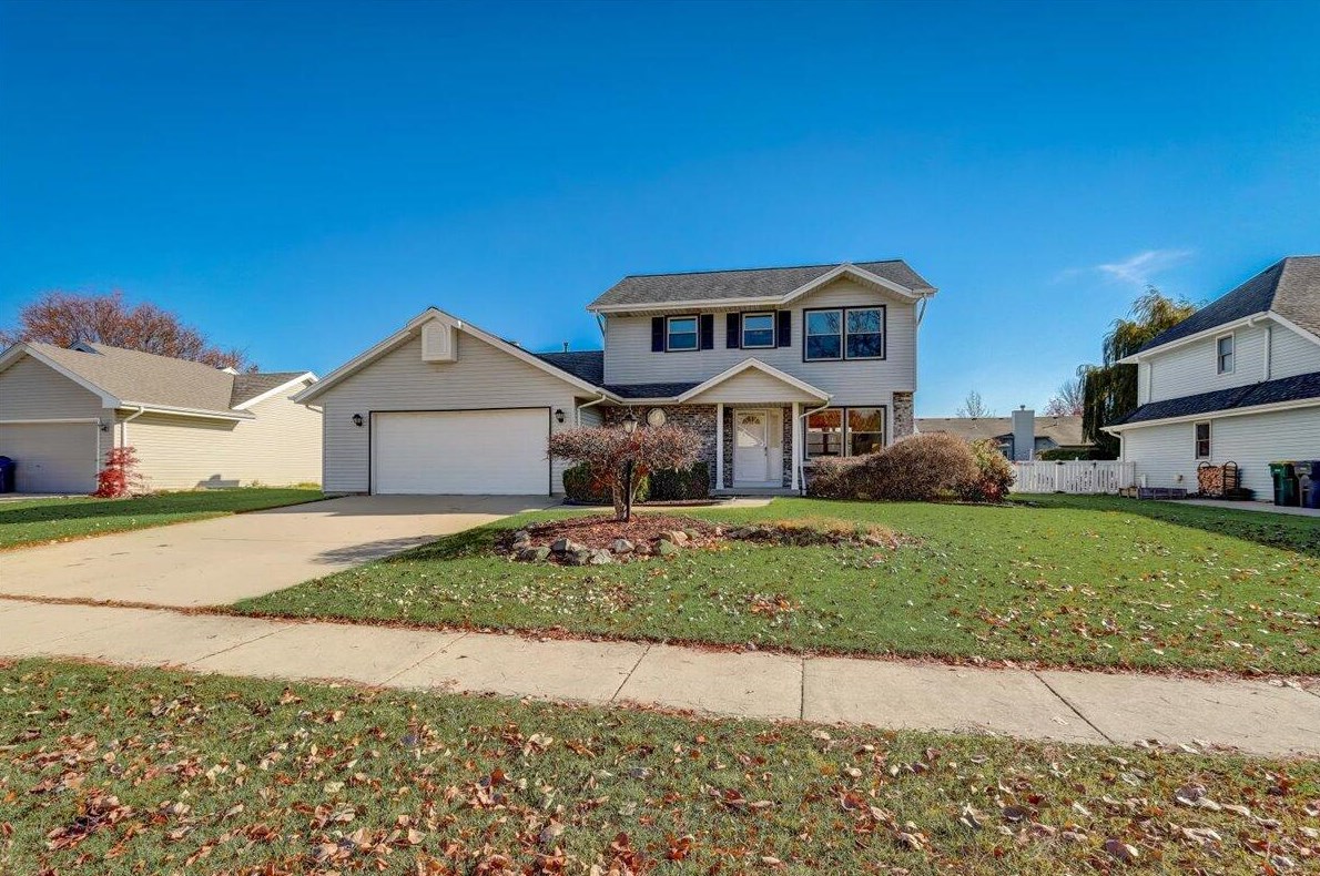 10340 S Shepard Ave, Oak Creek, WI 53154