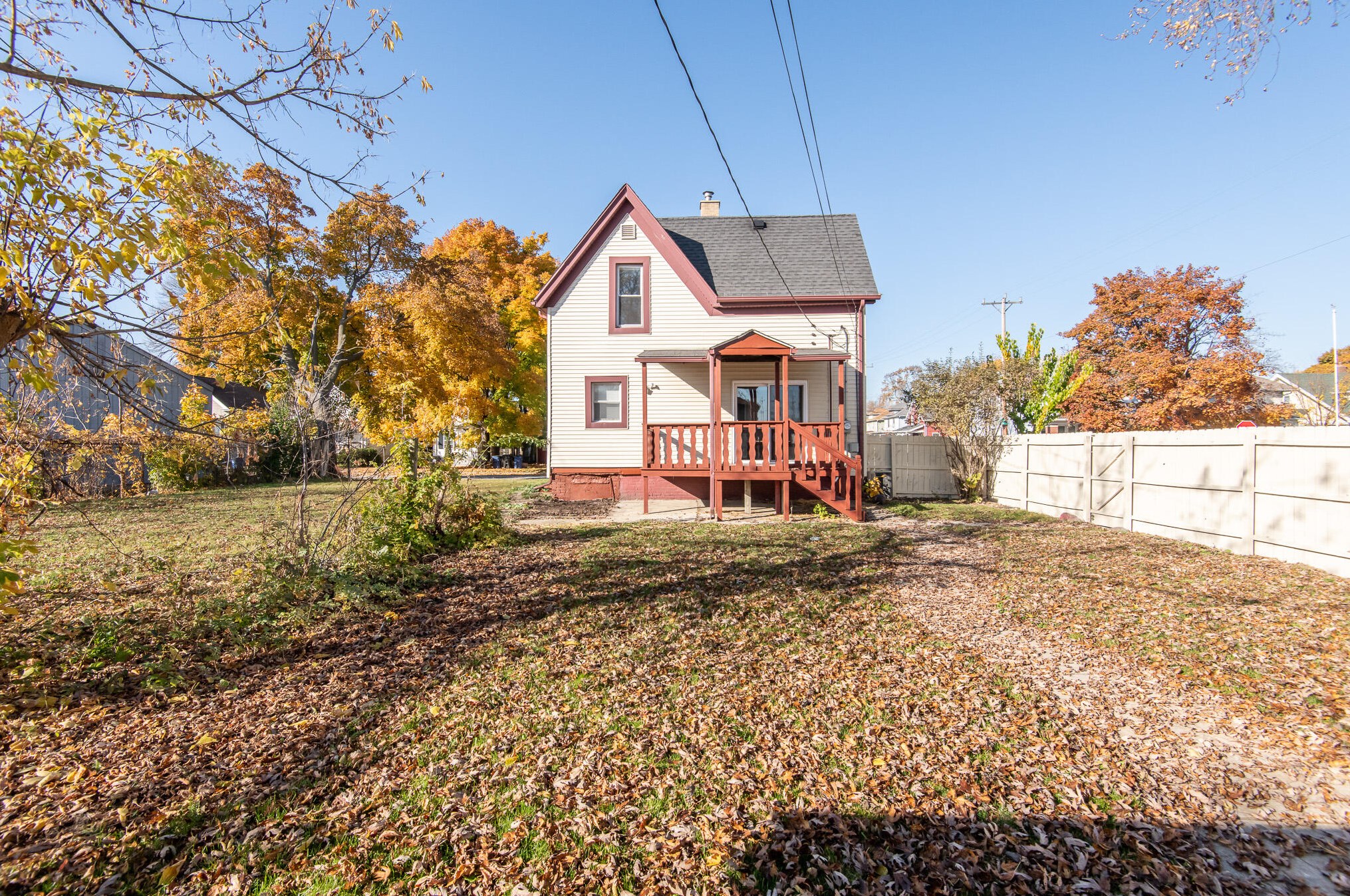 1701 Holmes Ave, Racine WI  53405-3546 exterior