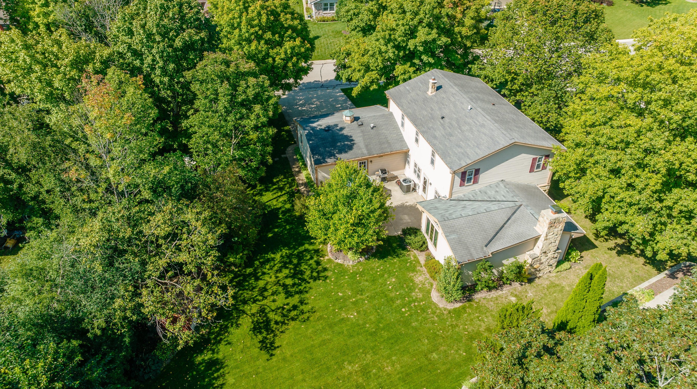 16135 W Maple Ridge Rd, Waukesha, WI 53151