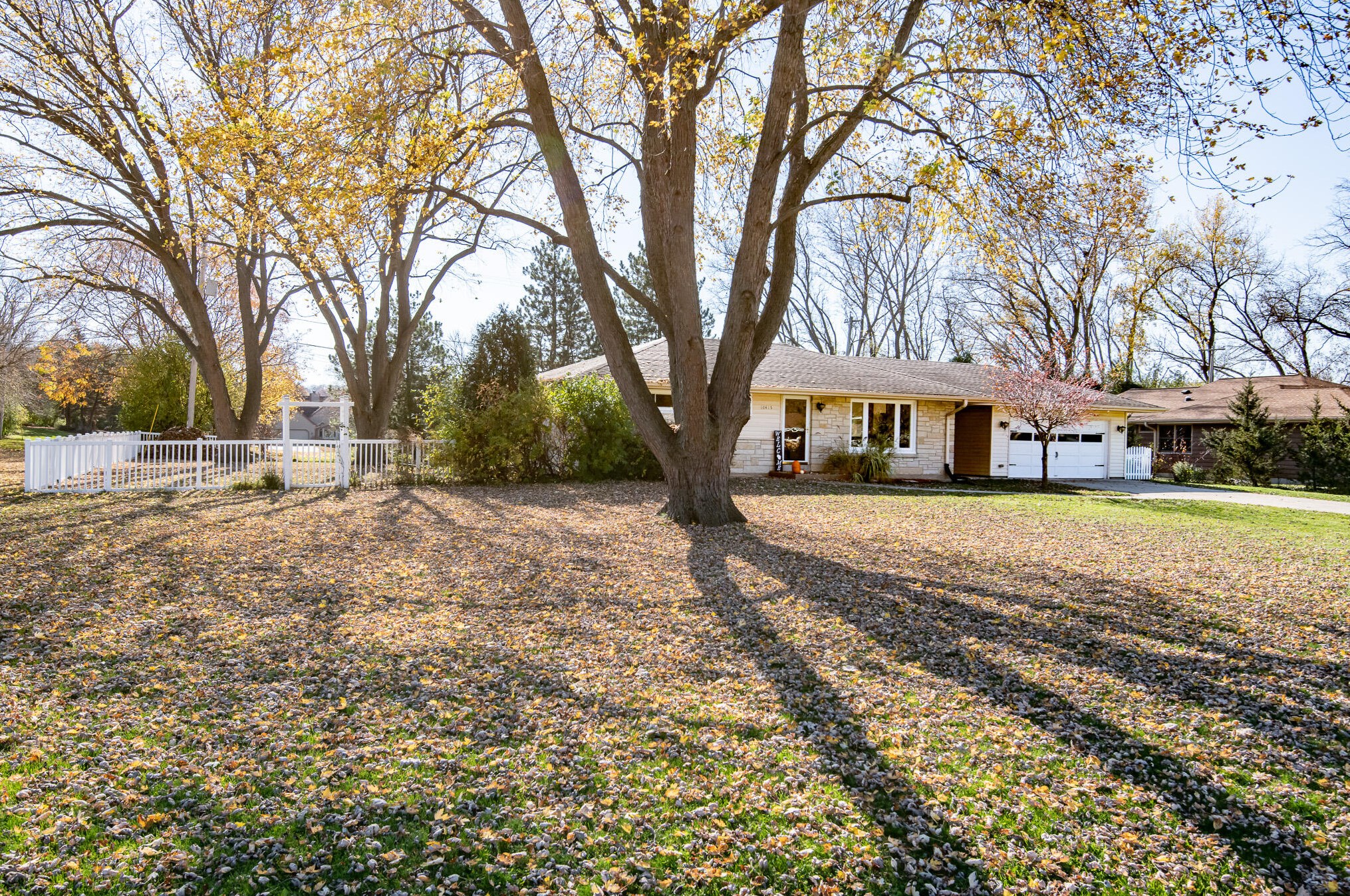 16415 Golf Pkwy, Brookfield, WI 53005-3901