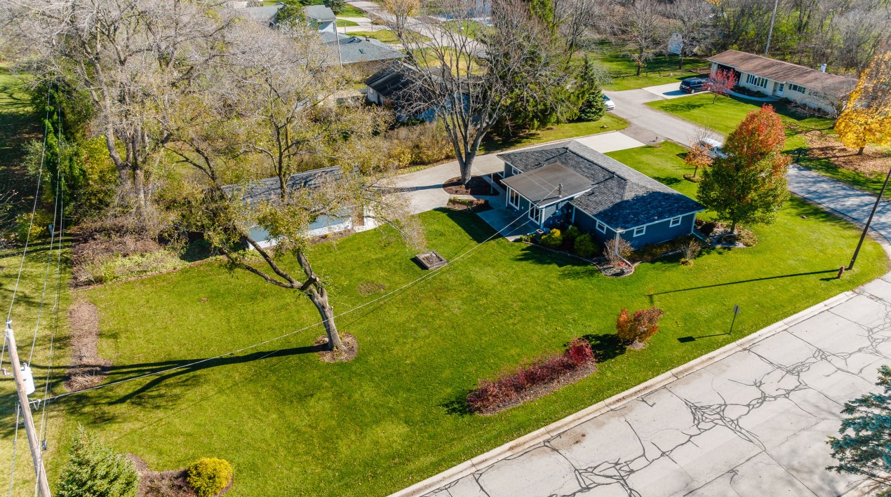 5322 89th St, Kenosha, WI 53158