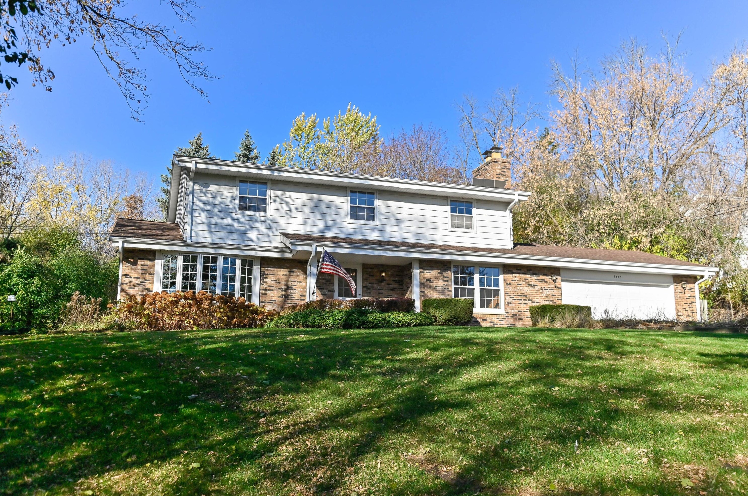 1305 Bonnie Ln, Brookfield, WI 53045