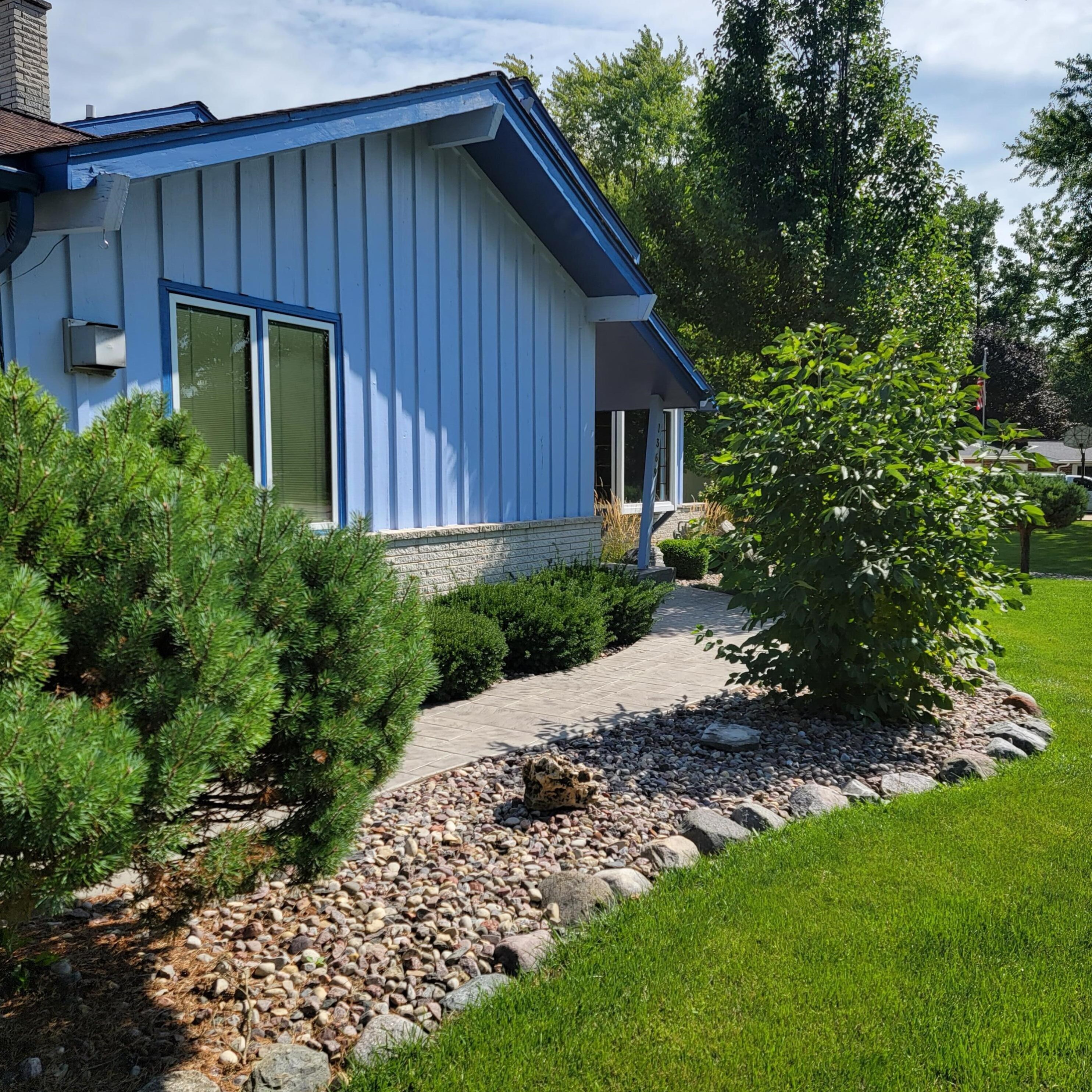 1369 93rd Ave, Kenosha, WI 53144