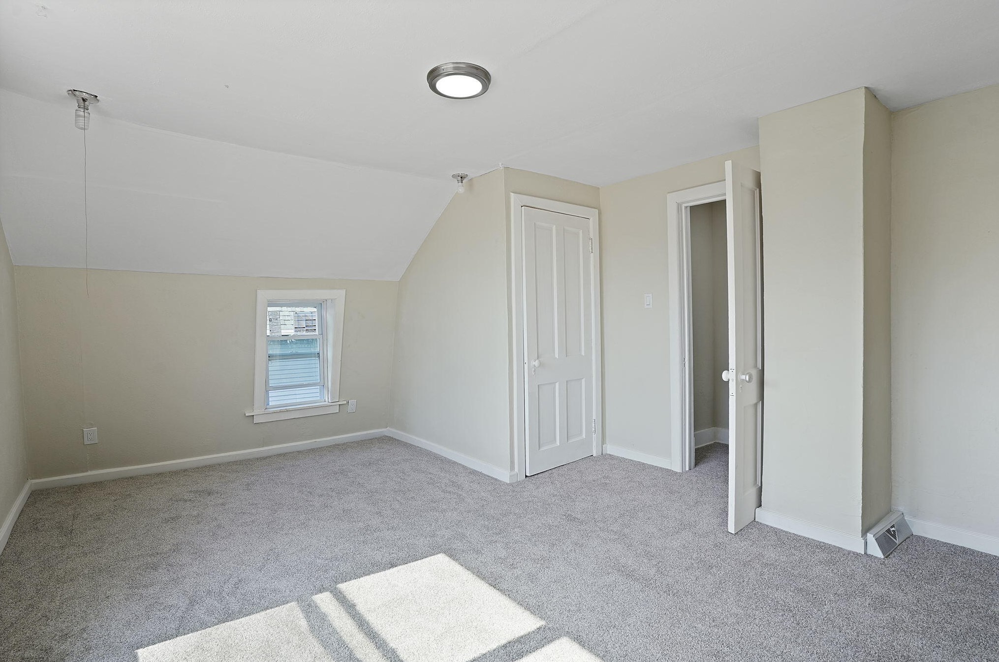 1823 Taylor Ave, Racine WI  53403-2477 exterior