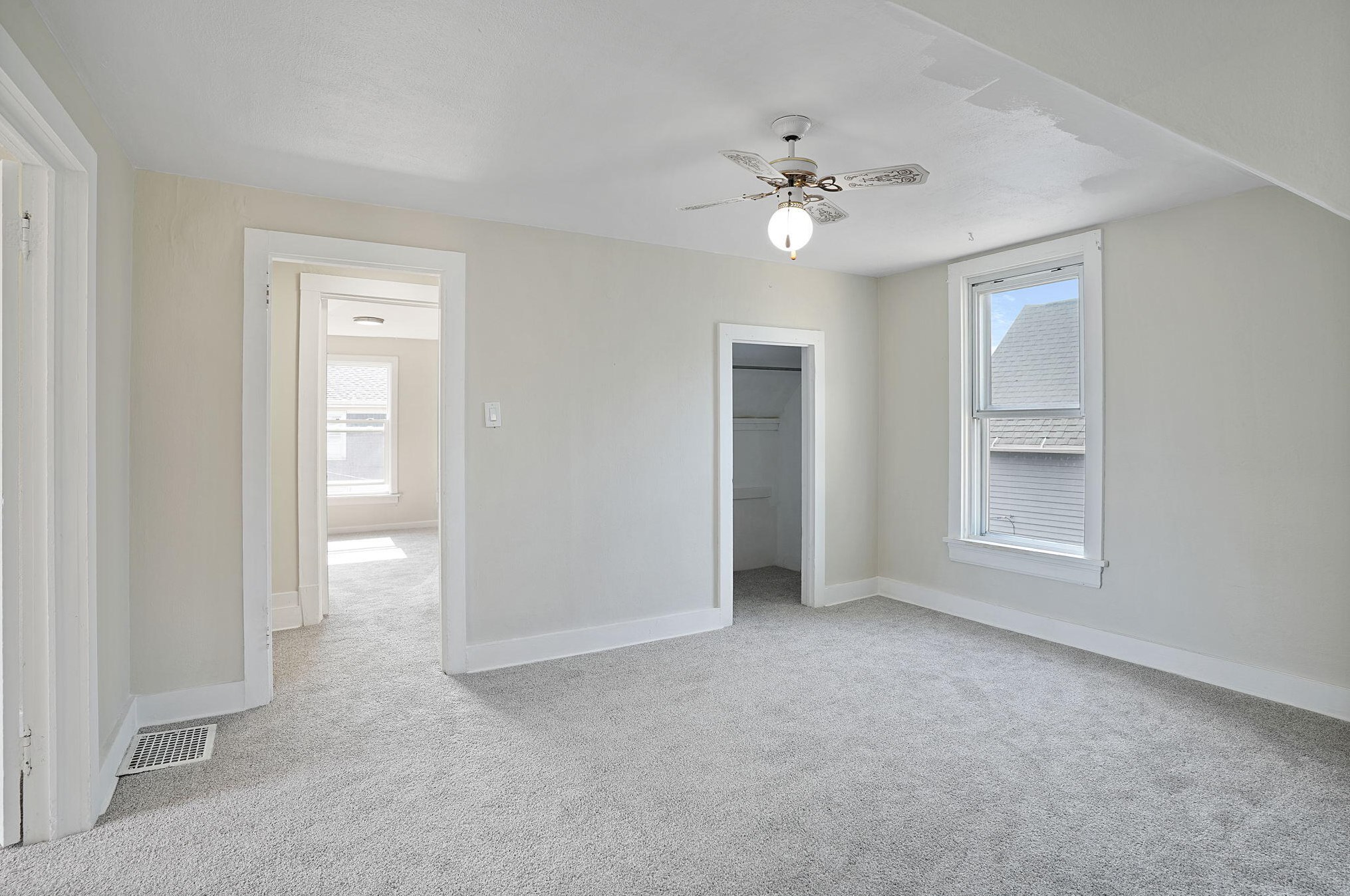 1823 Taylor Ave, Racine WI  53403-2477 exterior