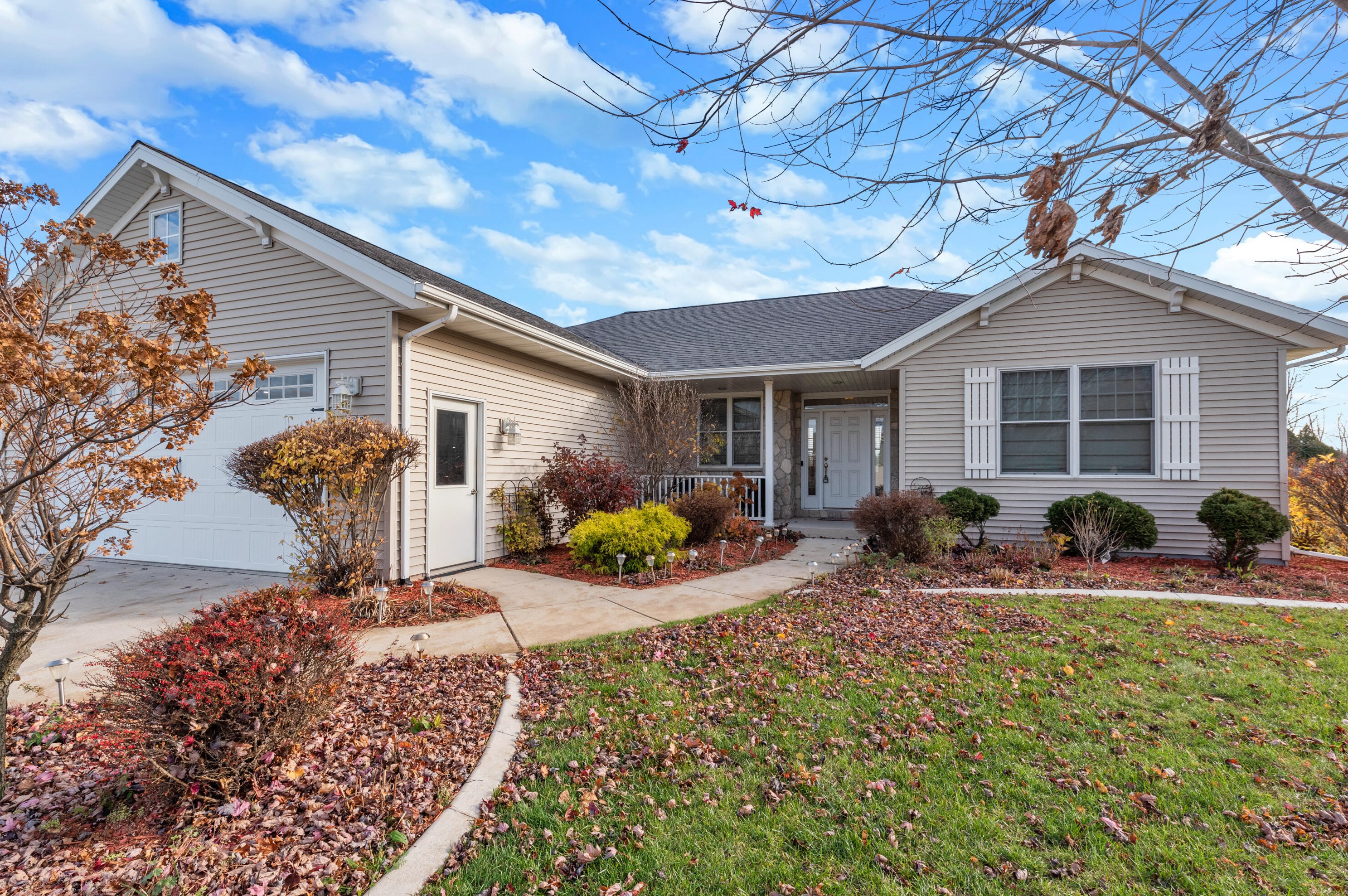 6223 Deer Path Trl, Sheboygan, WI 53081-9117