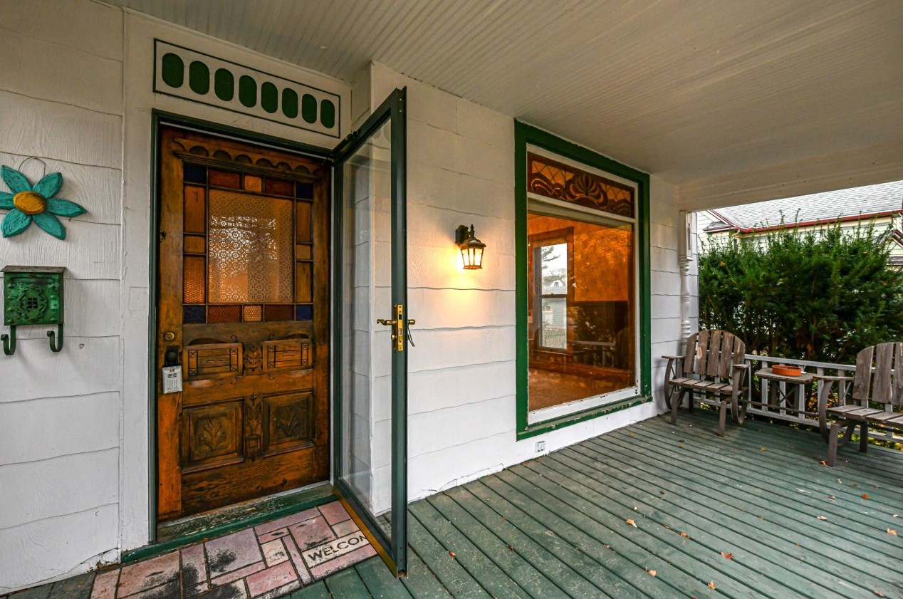 216 S Wisconsin St, Elkhorn, WI 53121