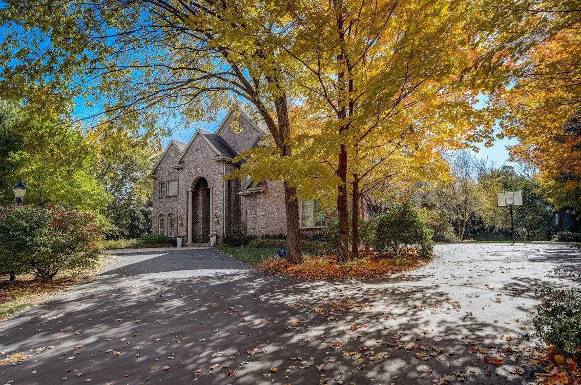 19175 Edmonton Dr, Brookfield, WI 53045-3843