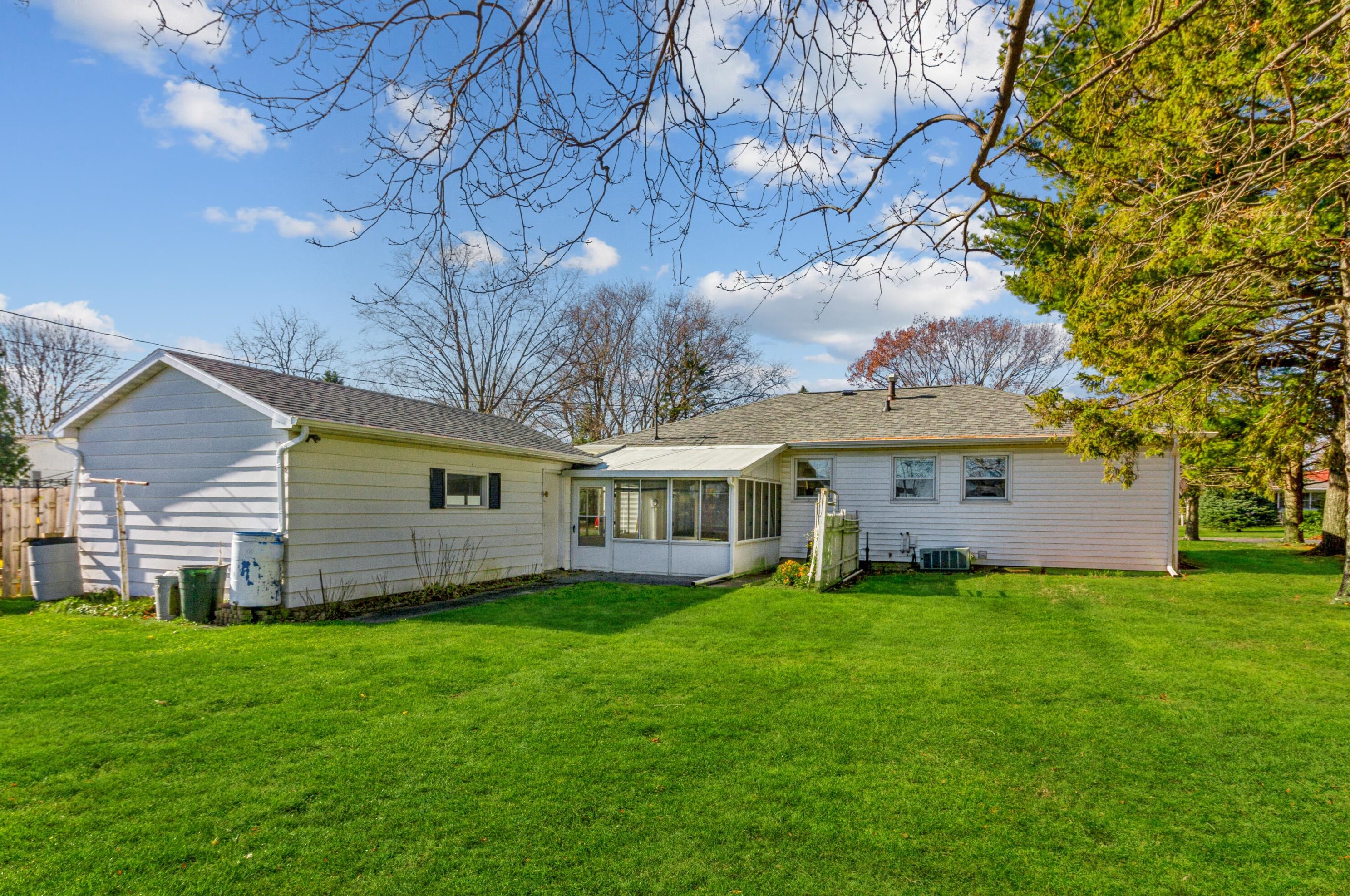 515 Park Ave, Delavan, WI 53115-1980