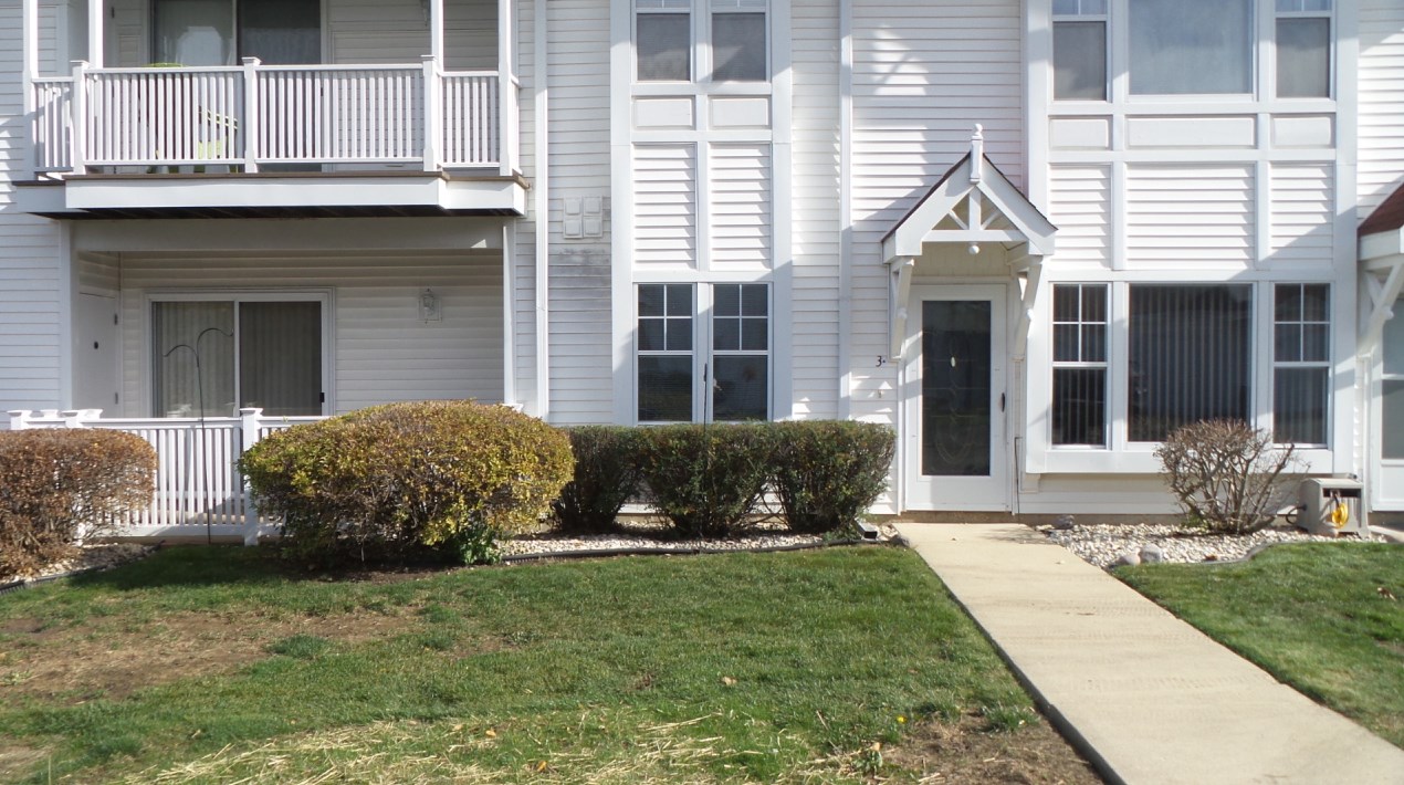 3128 Wood Rd, Racine, WI 53406-5380