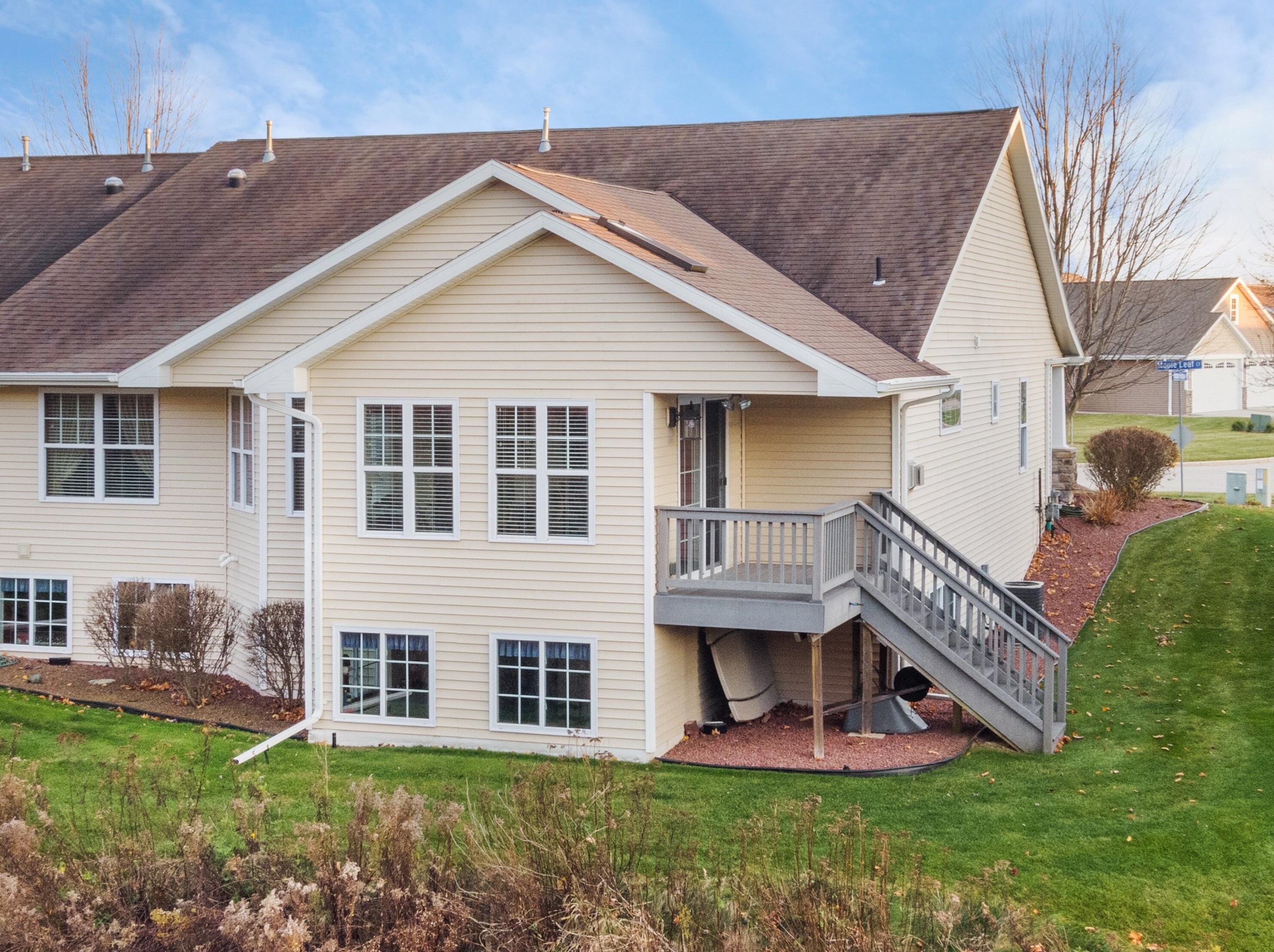 436 Maple Leaf Ct, Manitowoc, WI 54220