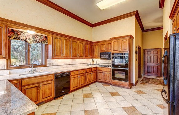 3000 Nagawicka Rd, Chenequa WI 53029-8322 exterior