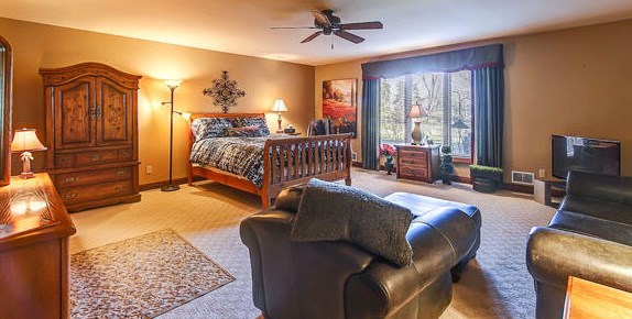 3000 Nagawicka Rd, Chenequa WI 53029-8322 exterior