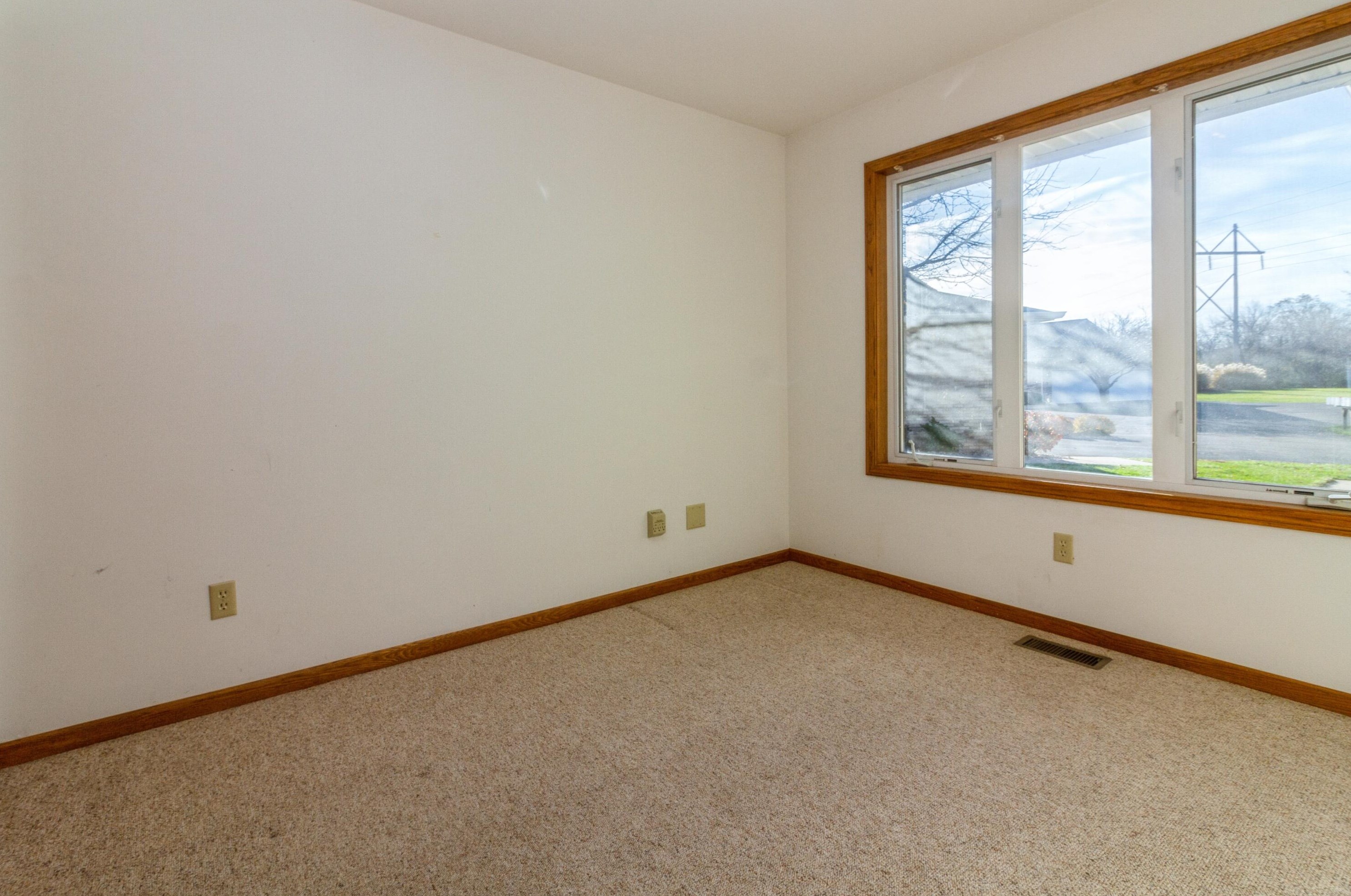 306 Monica Ave, Lyons, WI 53105-2411