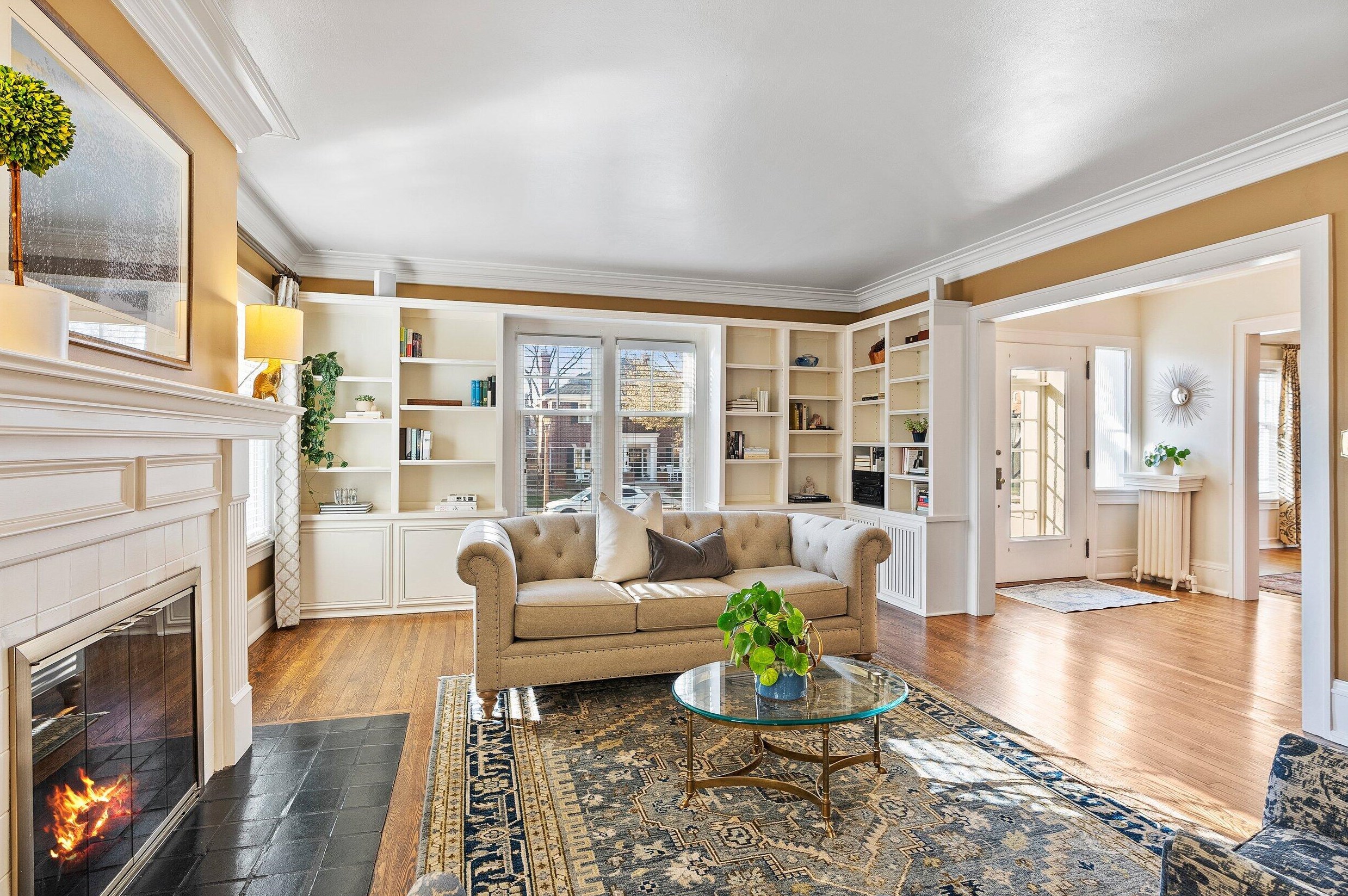 4042 Richland Ct, Milwaukee WI 53211-2147 exterior