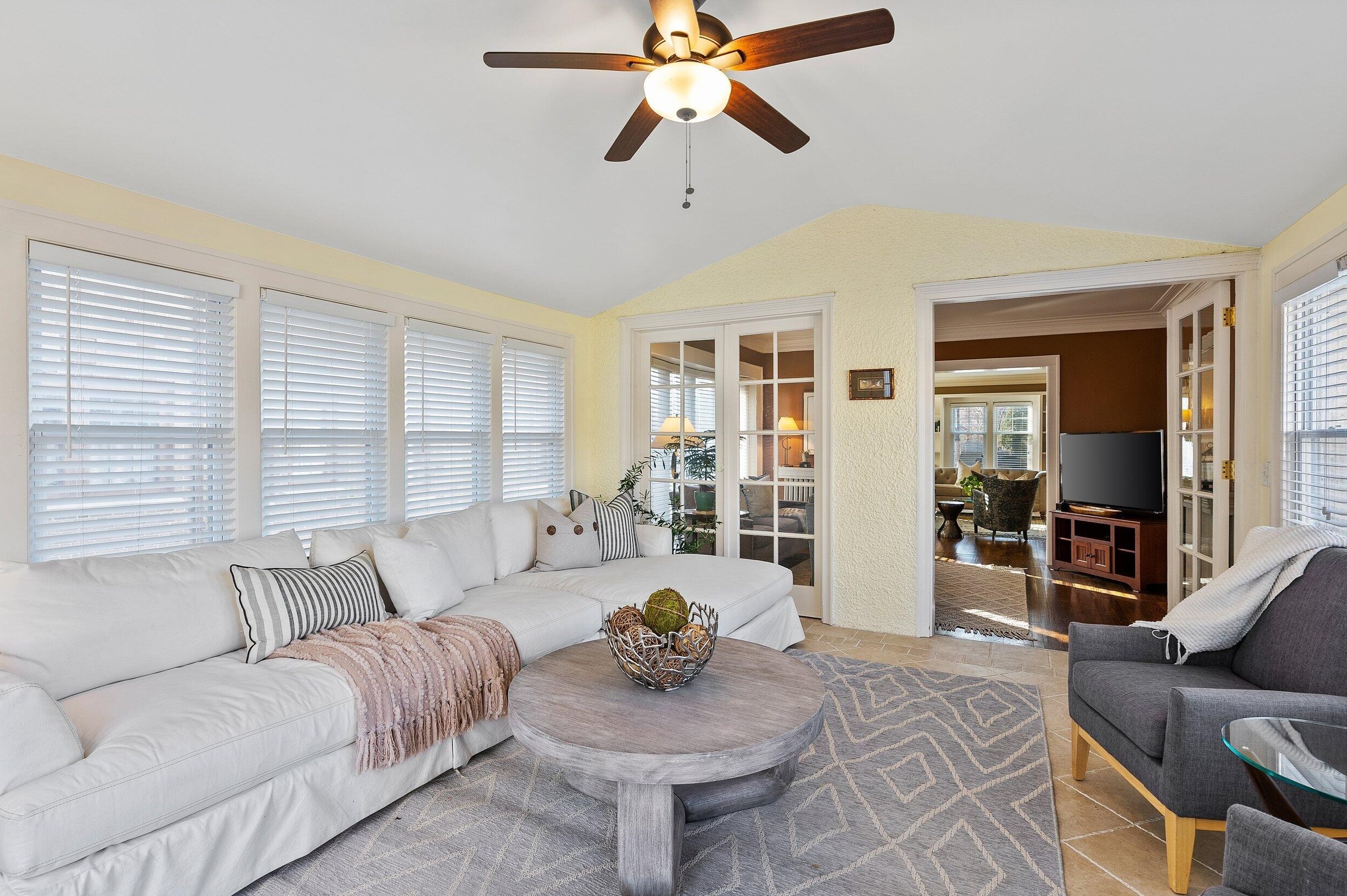 4042 Richland Ct, Milwaukee WI 53211-2147 exterior