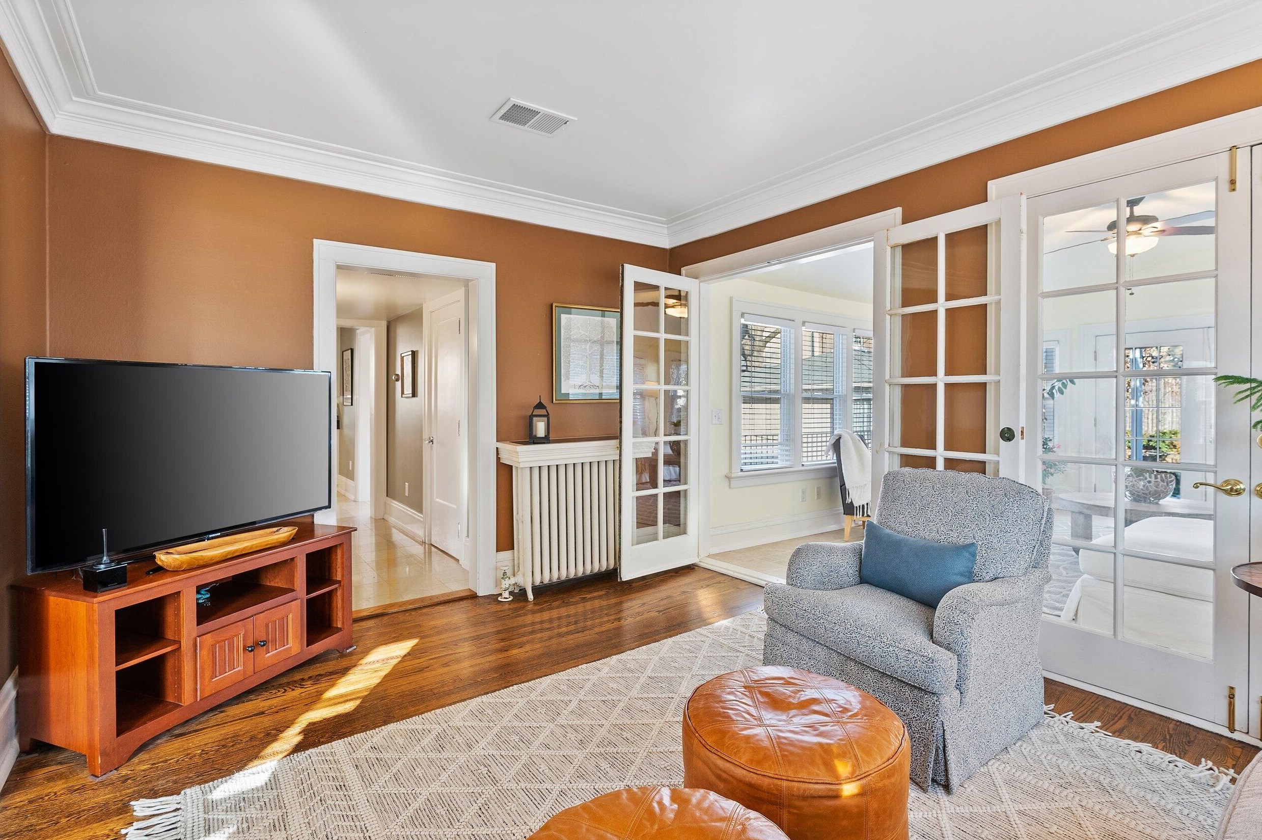 4042 Richland Ct, Milwaukee WI 53211-2147 exterior