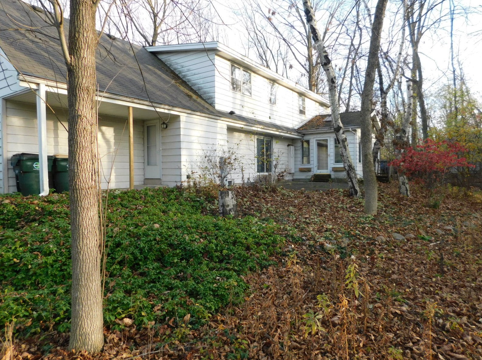 10853 N San Marino Dr, Thiensville, WI 53092
