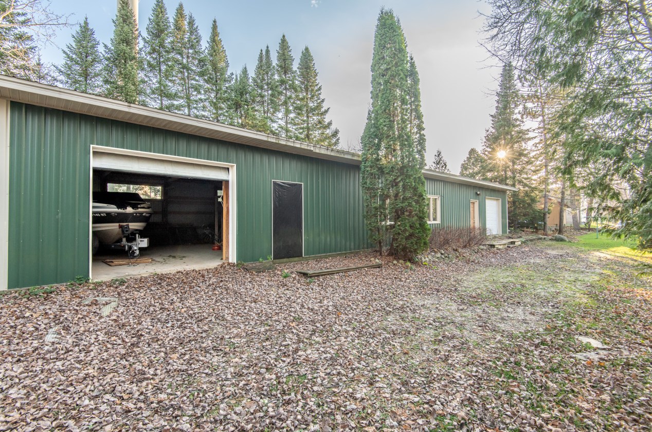 1036 Fond Du Lac Ave, Kewaskum, WI 53040