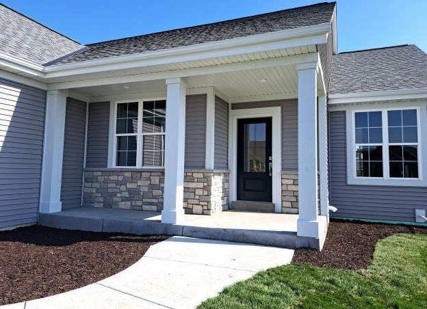 218 Countryside Dr, Slinger, WI 53086