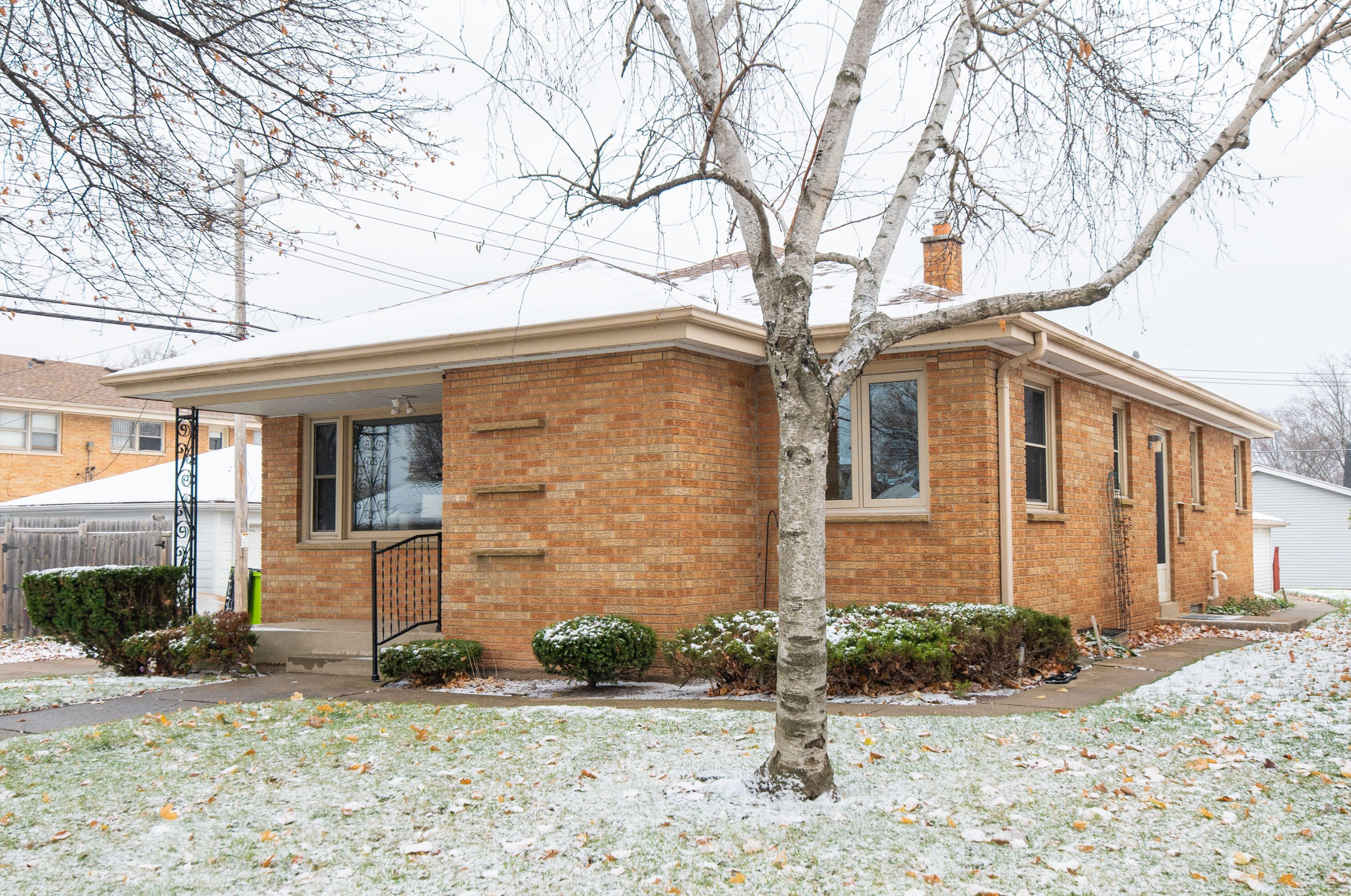 4356 74th St, Milwaukee, WI 53216-1053