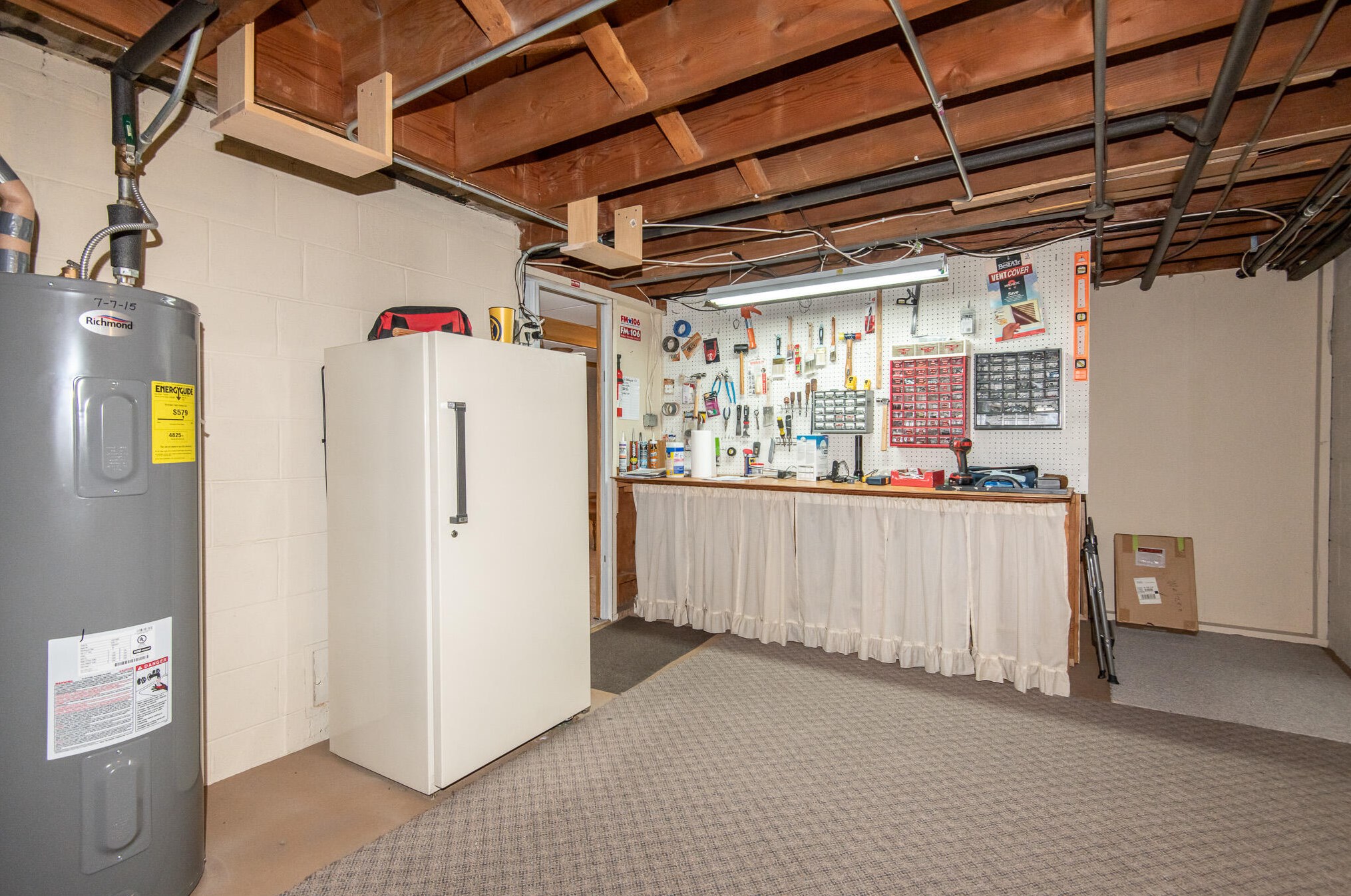 990 13th Ave, Grafton WI  53024-1512 exterior