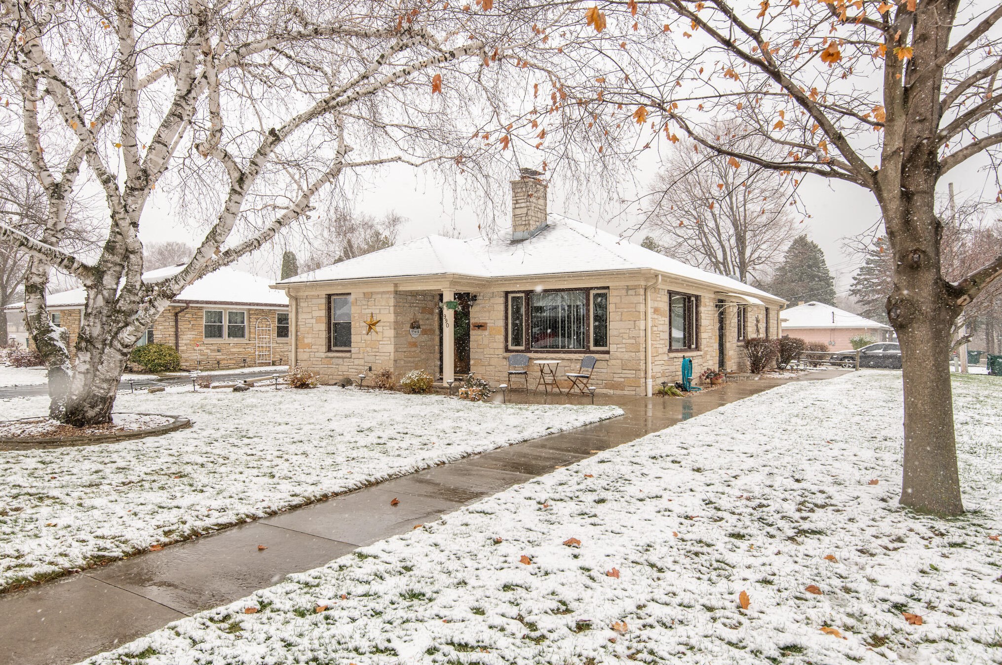 990 13th Ave, Grafton WI  53024-1512 exterior