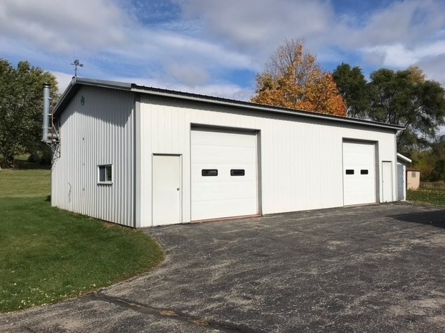 8135 Wheatland Rd, Lyons, WI 53105-9423