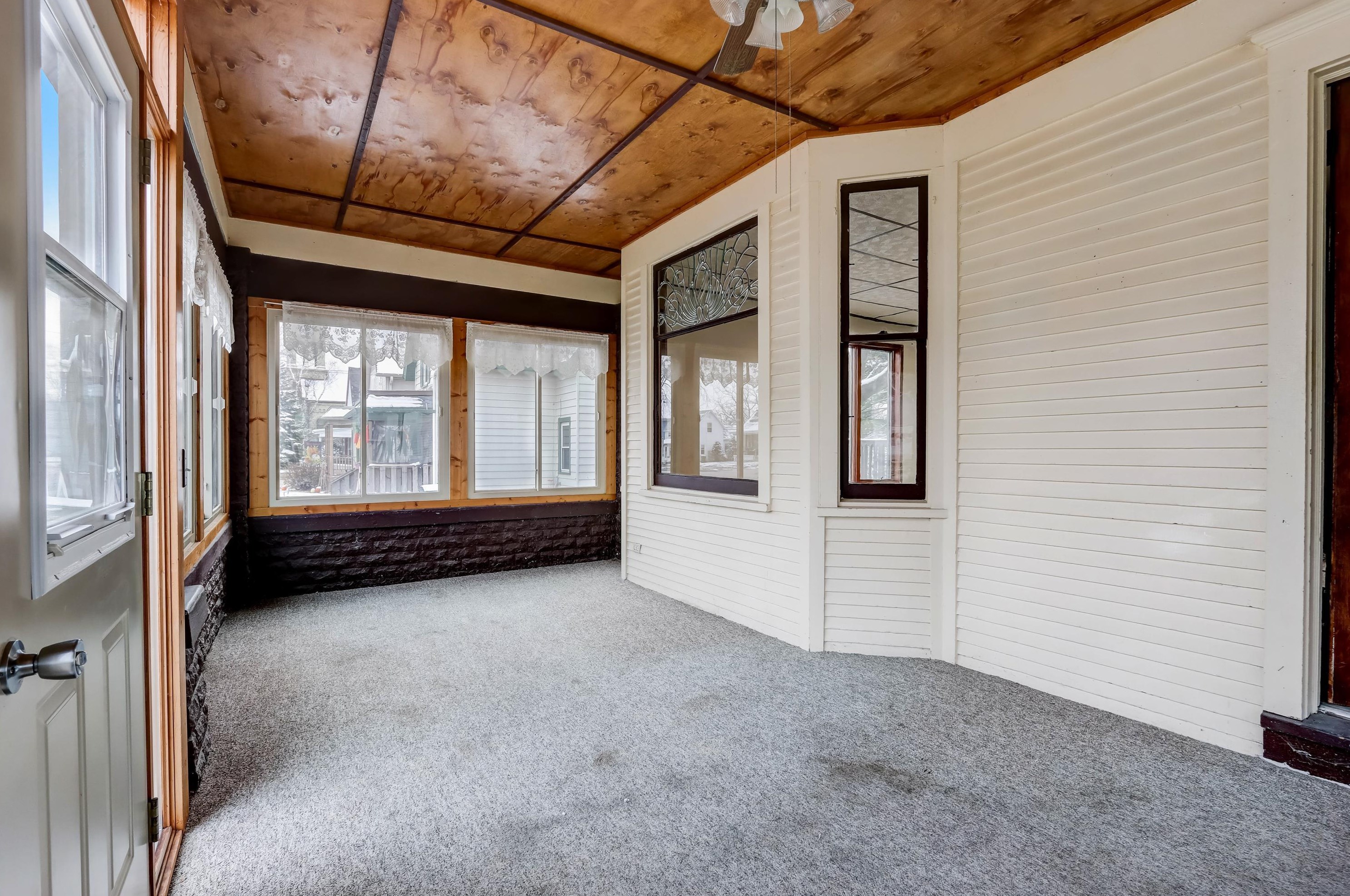 351 N Main St, Juneau, WI 53039