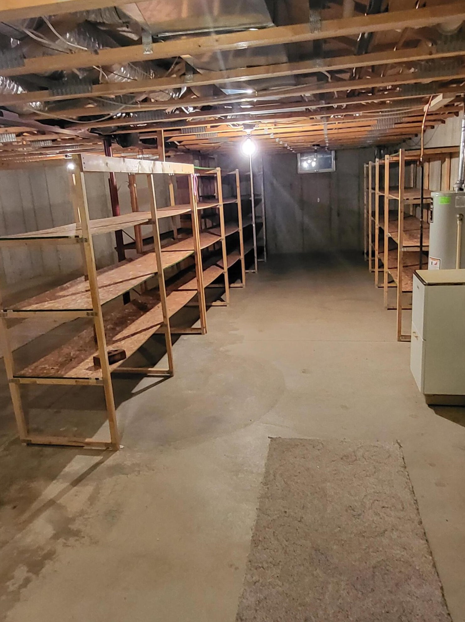 651 Hartford Sq, Hartford WI  53027-1977 exterior