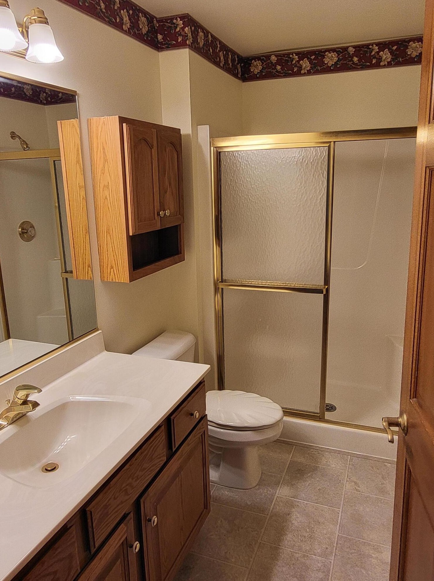 651 Hartford Sq, Hartford WI  53027-1977 exterior