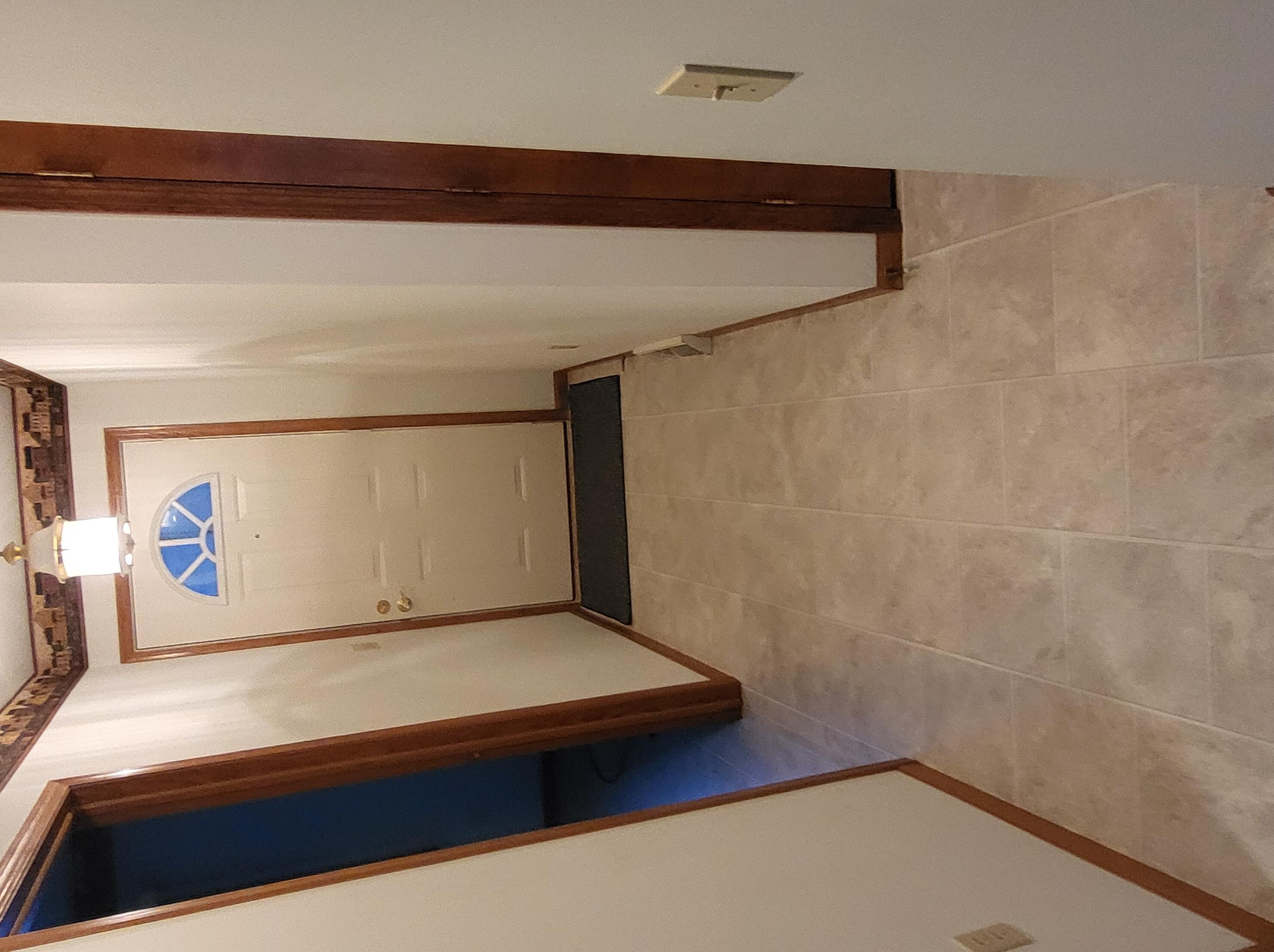 651 Hartford Sq, Hartford WI  53027-1977 exterior