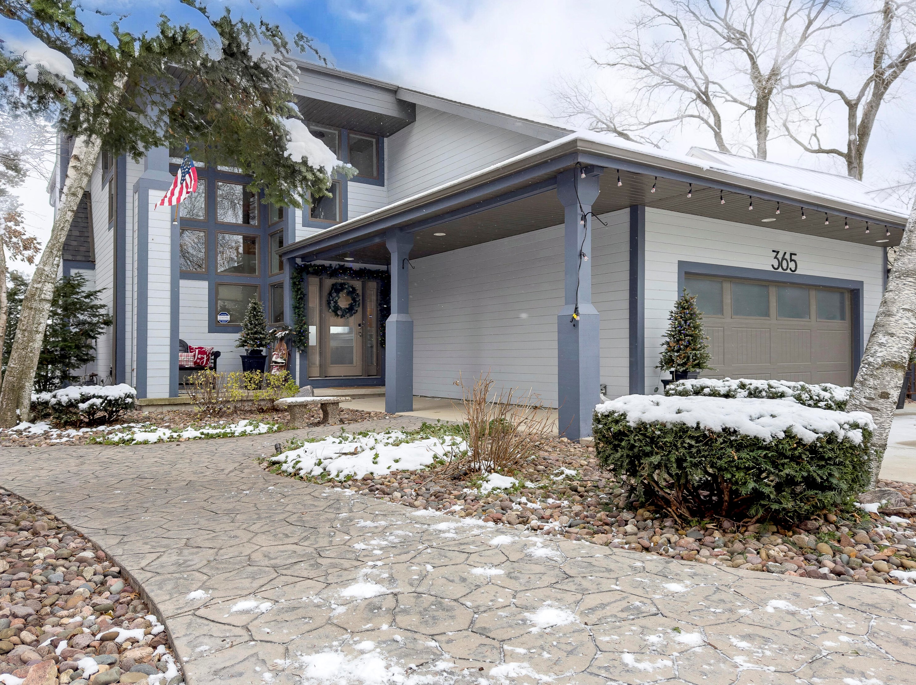 365 S Ferry Dr, Lake Mills, WI 53551