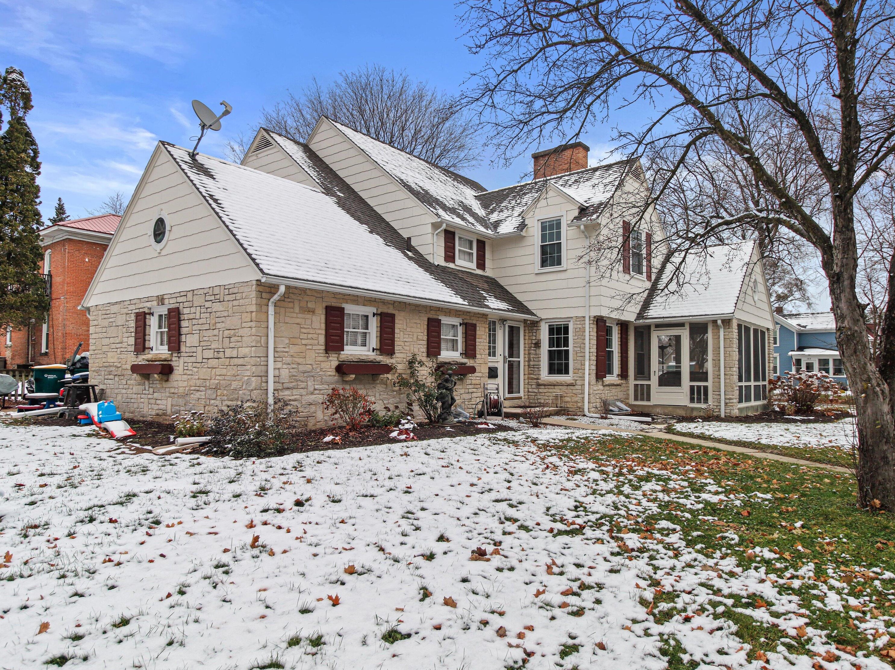 12 E Rockwell St, Elkhorn, WI 53121