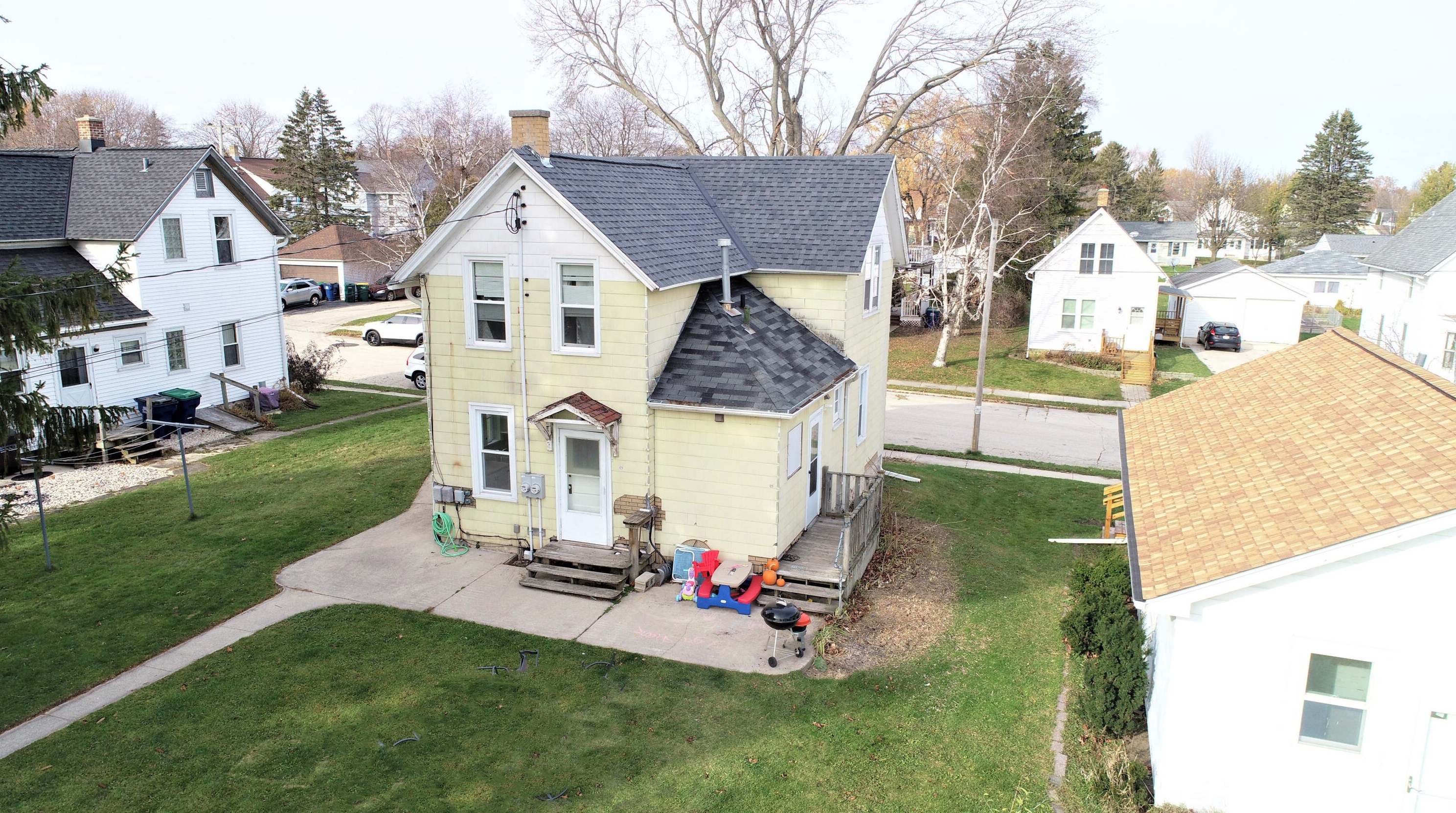 123 Cleveland St, Port Washington, WI 53074-1622
