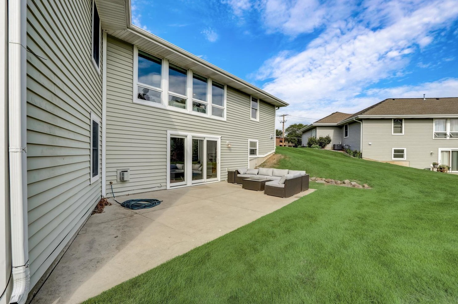 7930 68th St, Hales Corners, WI 53132-9224