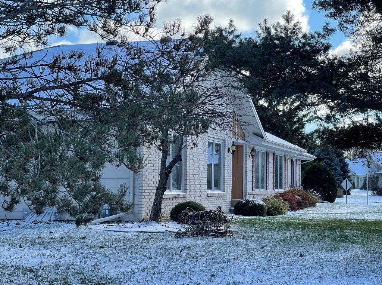 5627 Northway Dr, Racine, WI 53402-1866