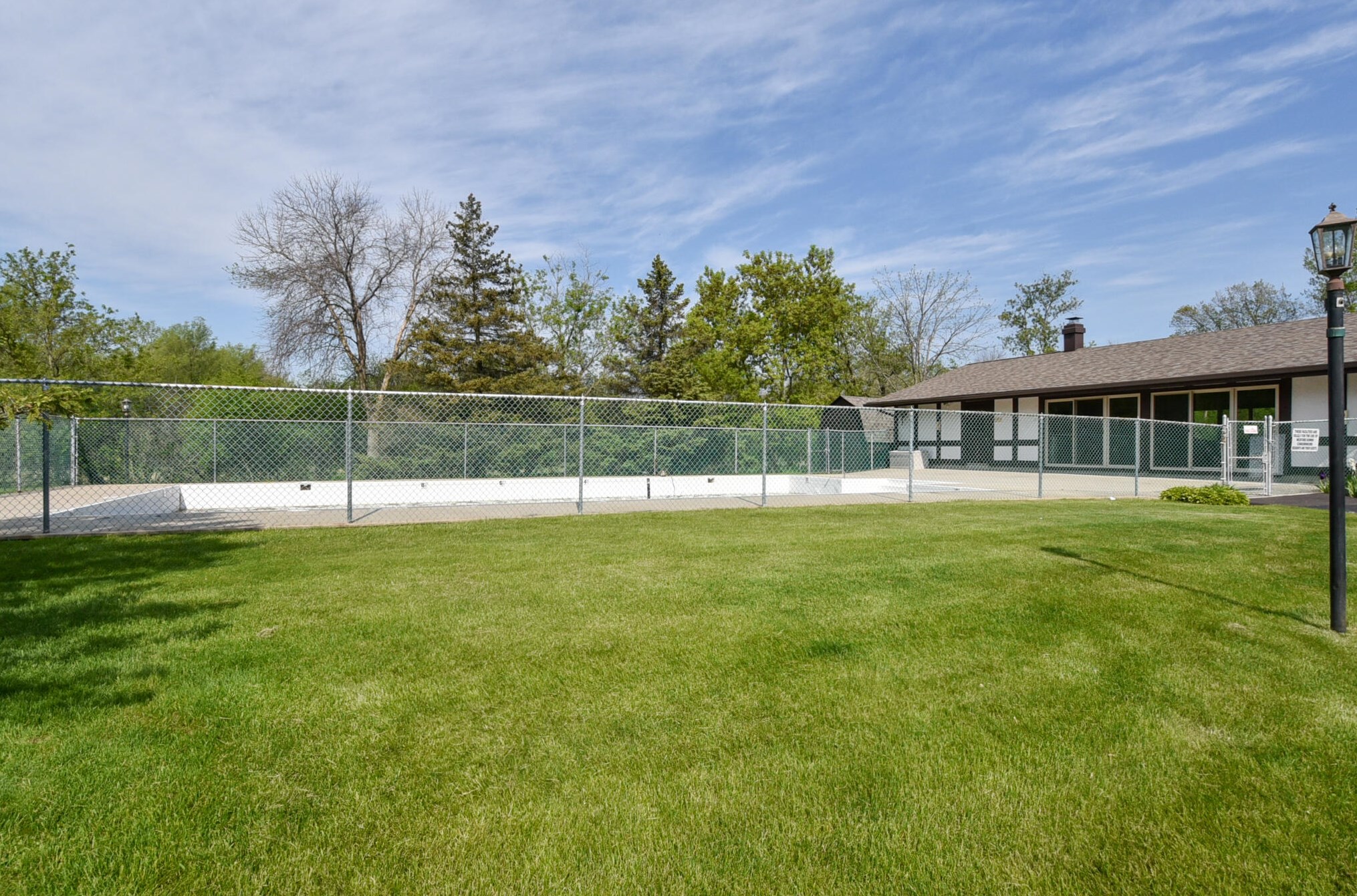 17889 Nassau Dr, Brookfield, WI 53045-3468