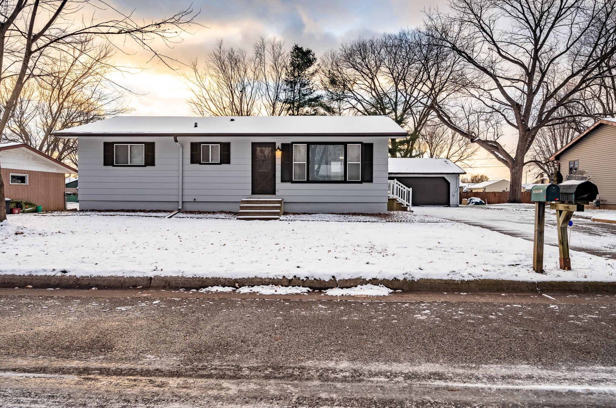 206 Irene Pl, Holmen, WI 54636